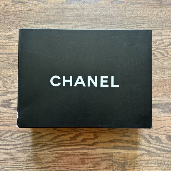 Chanel Boy Flap Bag Quilted Lambskin - Picture 2 of 15